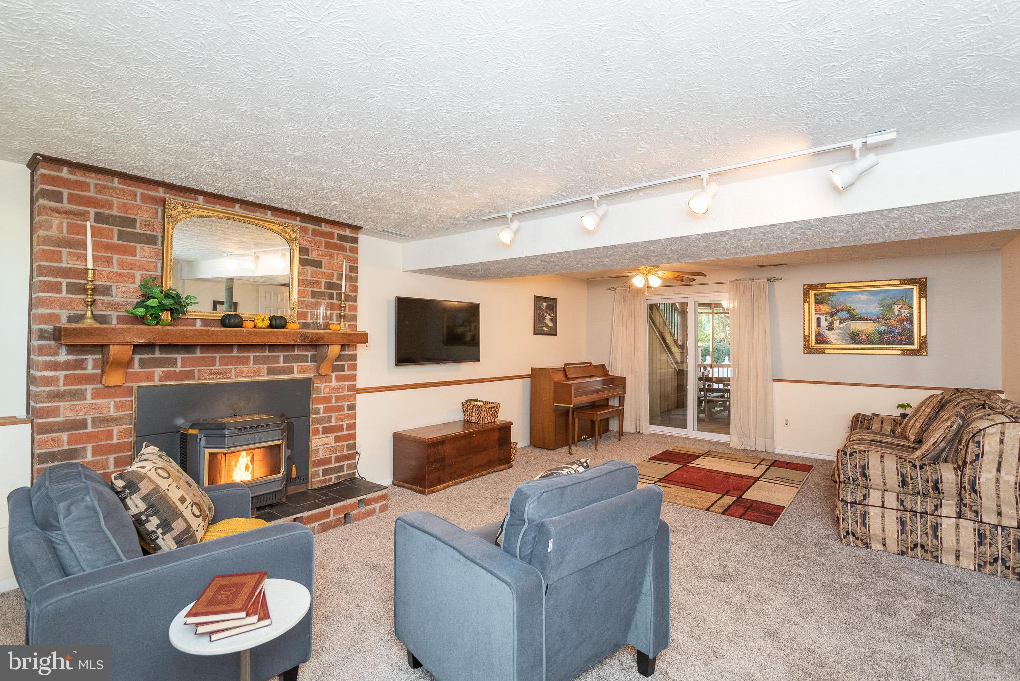 9416 Perglen Road Baltimore, MD 21236 - Photo 39 of 65 Family Room