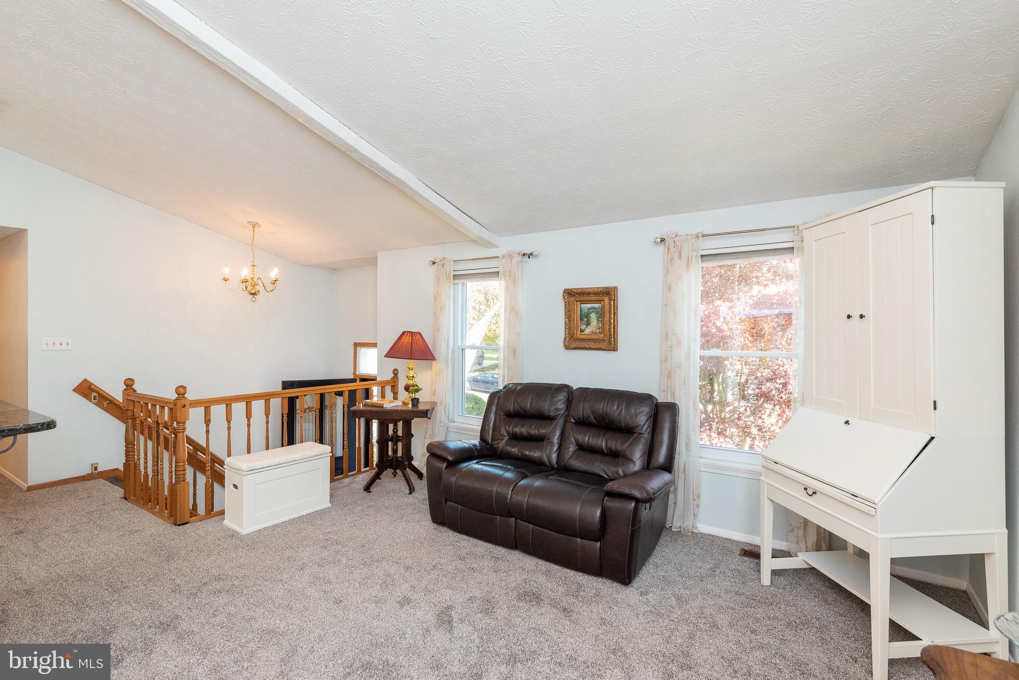 9416 Perglen Road Baltimore, MD 21236 - Photo 6 of 65 Living Room