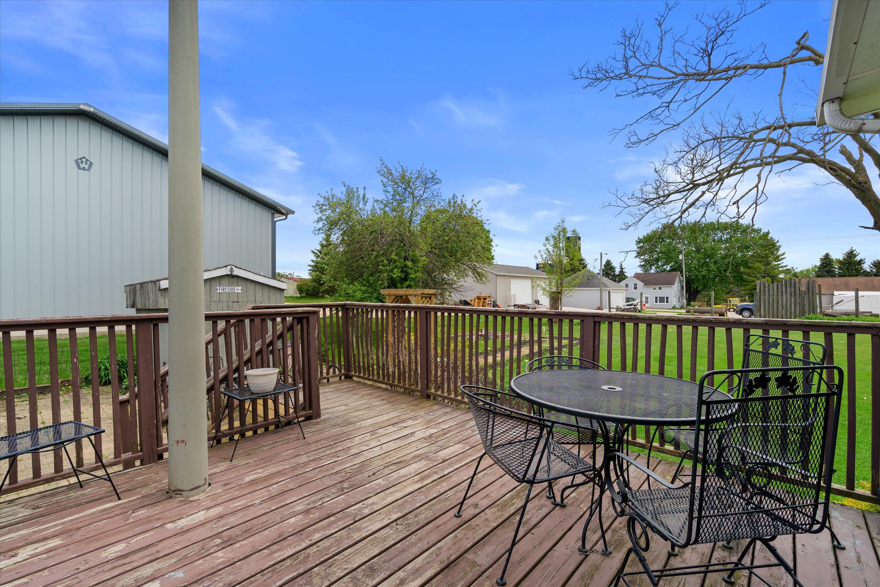 8922 County Highway West Wayne, WI 53010 - Photo 54 of 59 Back deck