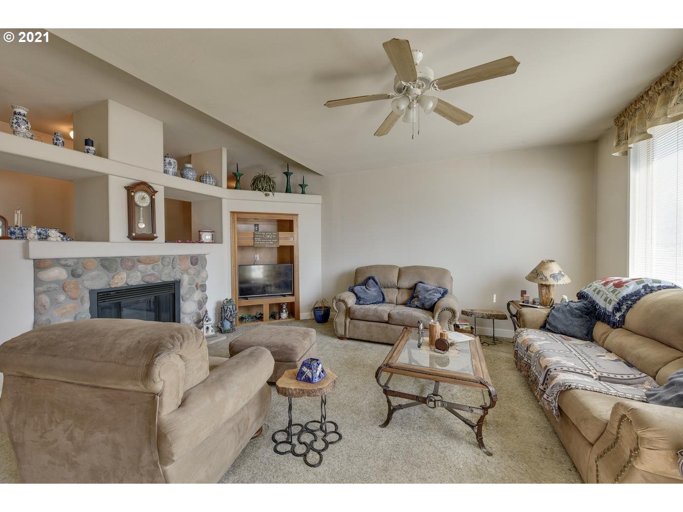 40350 Southeast George Road Estacada, OR 97023 - Photo 11 of 32 Gallery Image 11