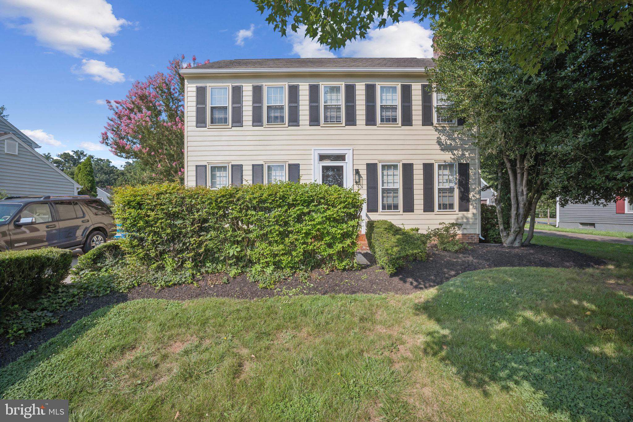 4 Bentley Drive Sterling, VA 20165 - Photo 2 of 17