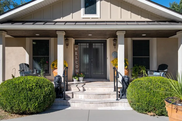 a view of a entryway front of house
