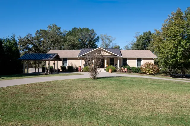 $969,900 | 318 West Lee Etta Drive, Gallatin, TN 37066