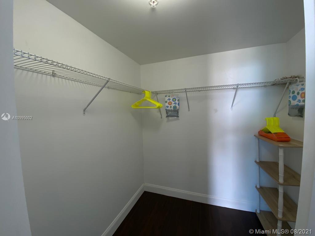 185 Southwest 7th Street, Unit 3403 Miami, FL 33130 - Photo 15 of 34 a view of small space