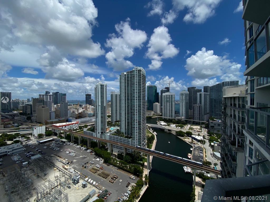185 Southwest 7th Street, Unit 3403 Miami, FL 33130 - Photo 26 of 34 a view of a buildings