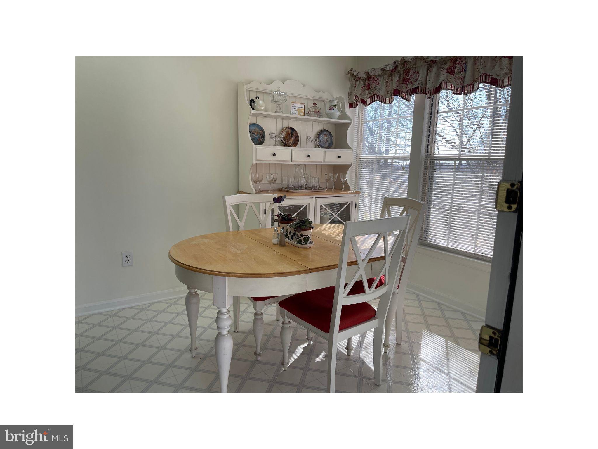 3103 Cardinal Way, Unit L Abingdon, MD 21009 - Photo 13 of 25 Dining Room Table
