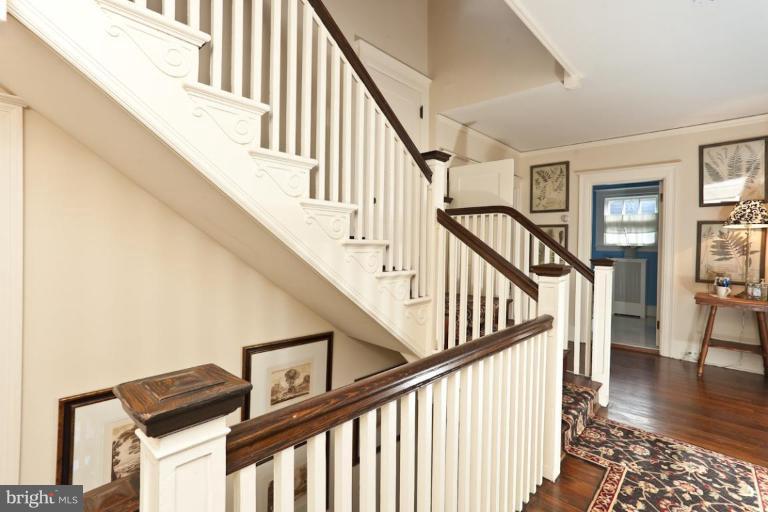 108 Longwood Road Baltimore, MD 21210 - Photo 8 of 28 a view of entryway