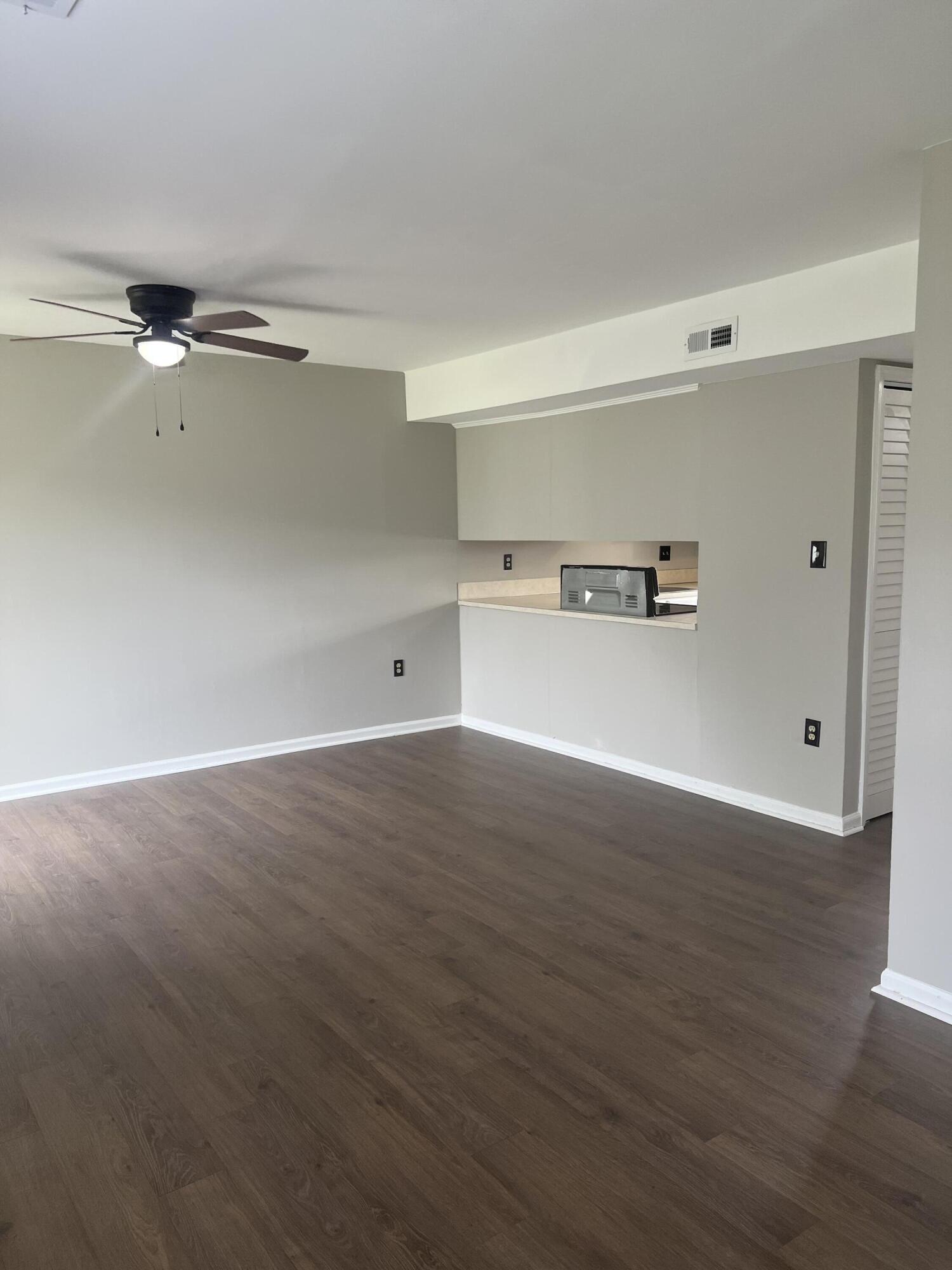 7736 Suzanne Drive North Charleston, SC 29418 - Photo 5 of 17 46531D62-3E67-4E01-AED3-389802E3BDD8