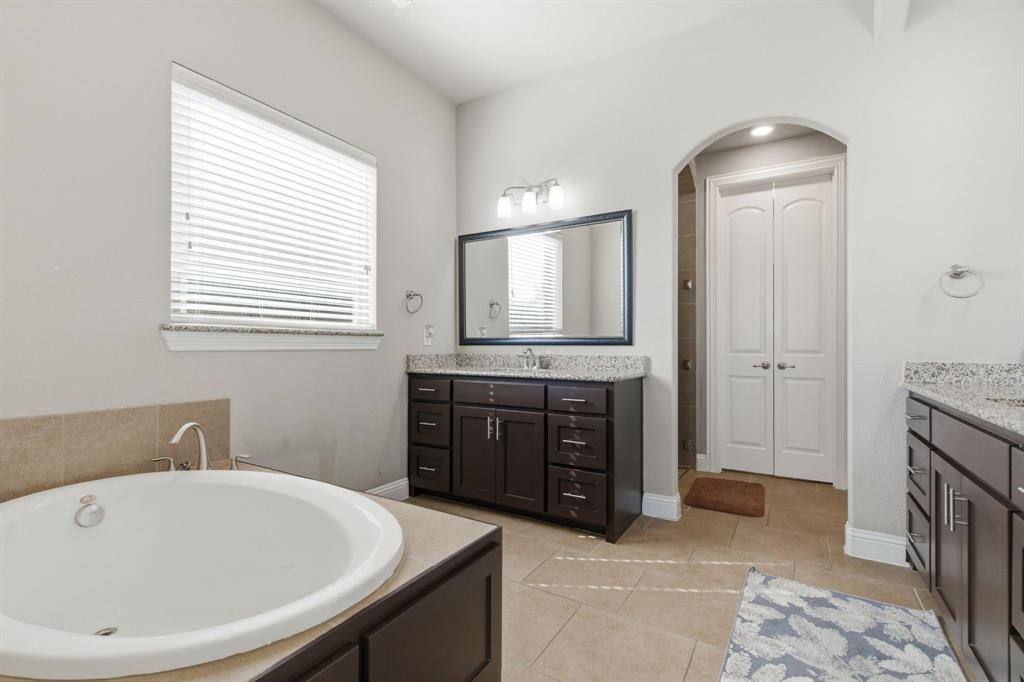 7452 Reverchon Drive Irving, TX 75063 - Photo 22 of 40
