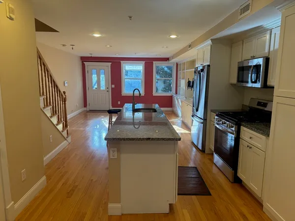 $4,450 | 10 Sherman Court, Somerville, MA 02145