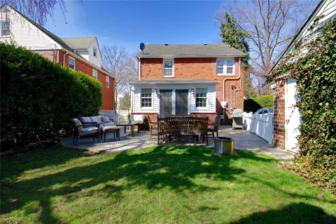 $1,299,000 | 83 Adams Street, Garden City, NY 11530