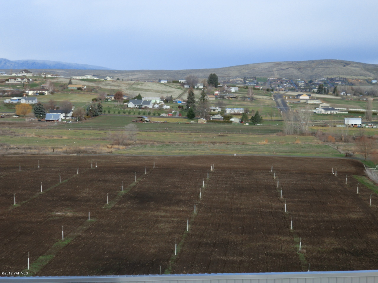 1409 Dazet Road Yakima, WA 98908 - Photo 2 of 3 a view of a city