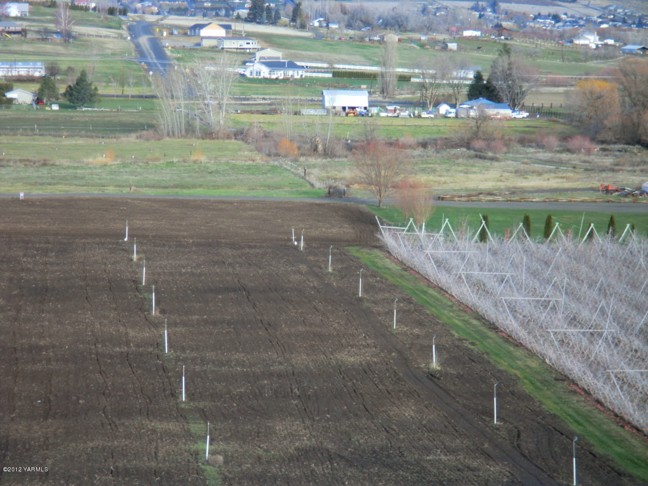 1409 Dazet Road Yakima, WA 98908 - Photo 3 of 3 a view of a street