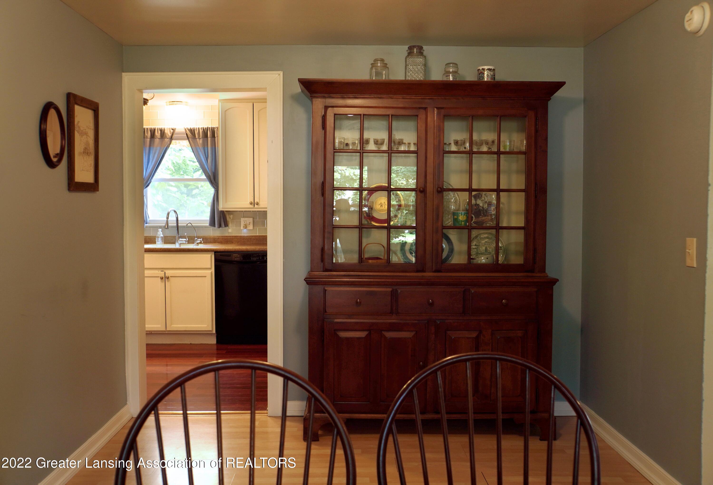 4322 Keller Road Holt, MI 48842 - Photo 9 of 21 Dining room