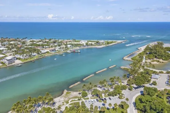 $4,750 | 3770 County Line Road, Unit C4, Tequesta, FL 33469