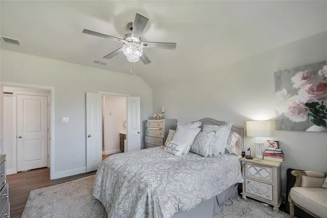 $340,000 | 117 Mustang Drive, Lindsay, TX 76240