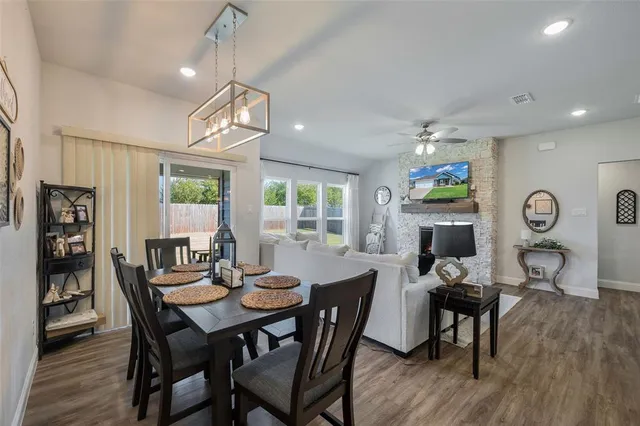 $340,000 | 117 Mustang Drive, Lindsay, TX 76240