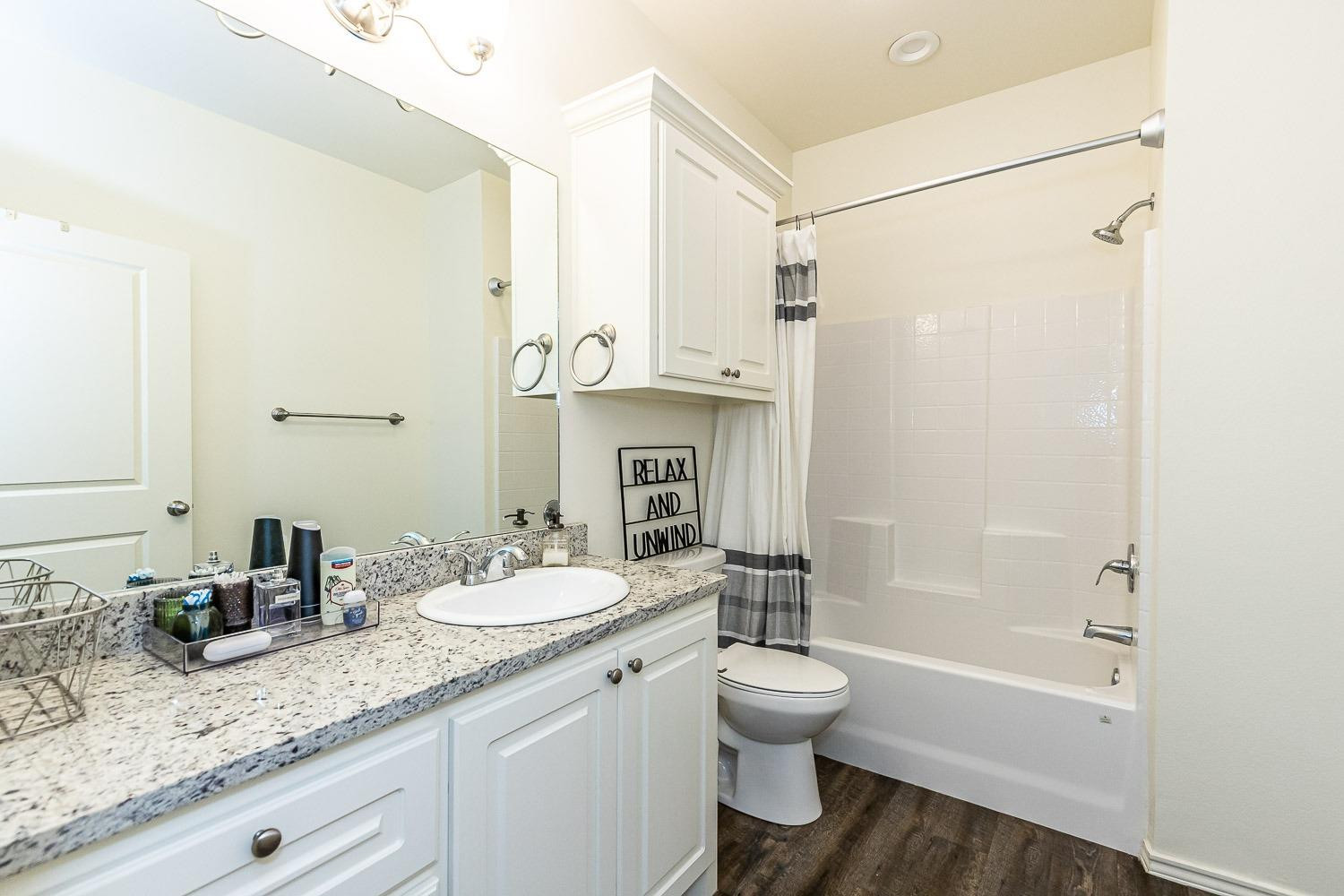 6907 20th Street Lubbock, TX 79407 - Photo 23 of 29 Second Bath