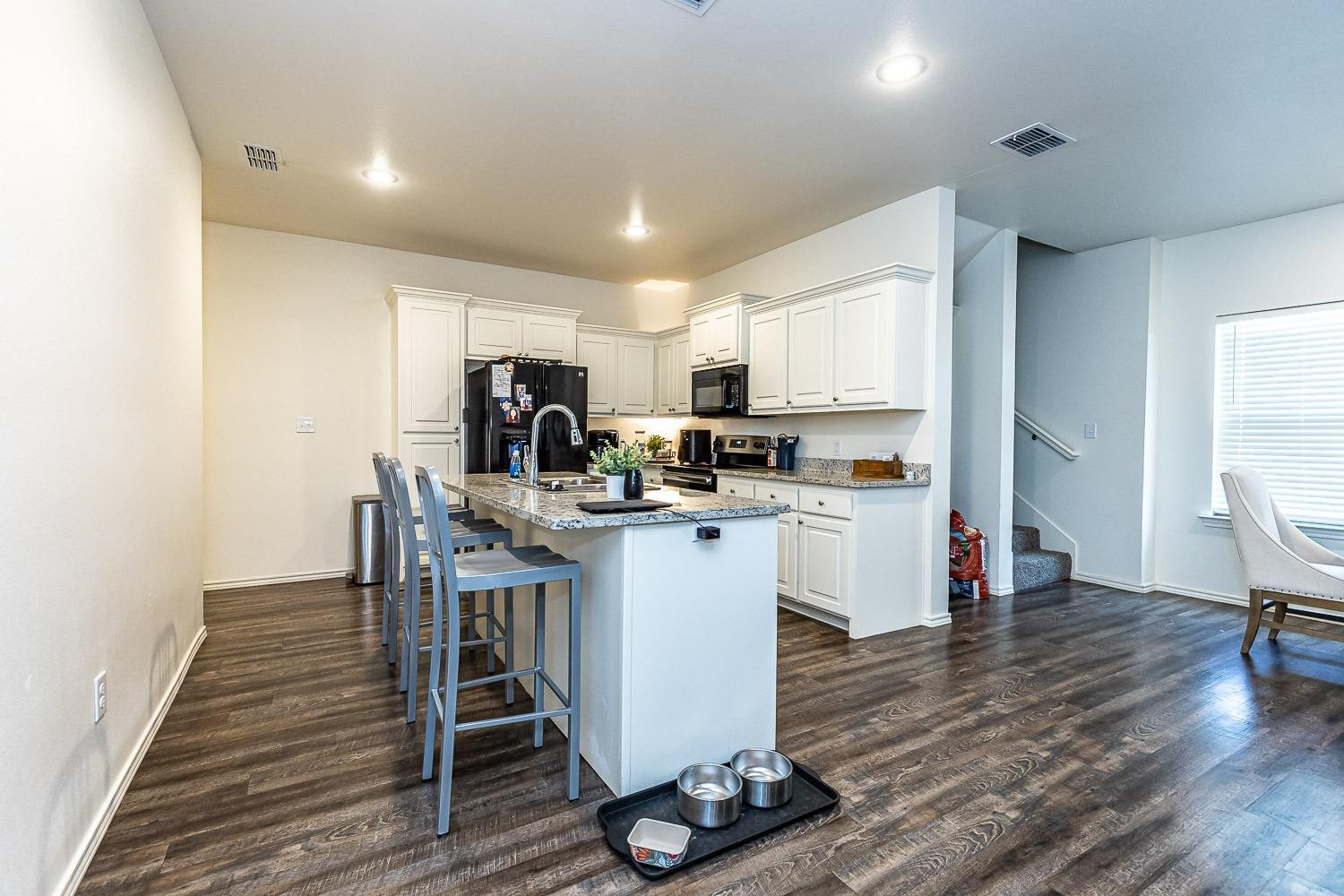 6907 20th Street Lubbock, TX 79407 - Photo 10 of 29 Kitchen