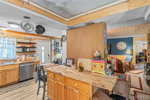 $153,700 | 7640 Lake Drive, Cedar Hill, MO 63016