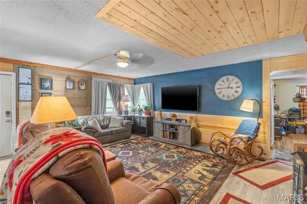 $153,700 | 7640 Lake Drive, Cedar Hill, MO 63016