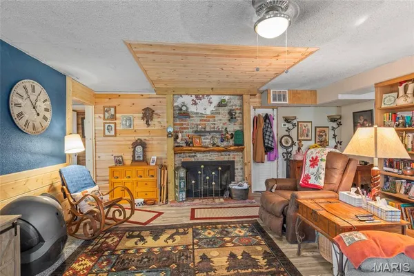 $153,700 | 7640 Lake Drive, Cedar Hill, MO 63016