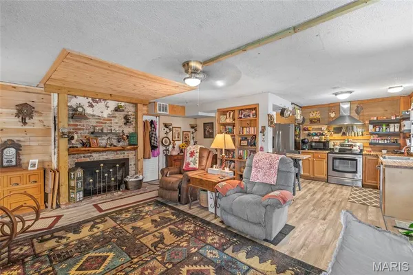 $153,700 | 7640 Lake Drive, Cedar Hill, MO 63016