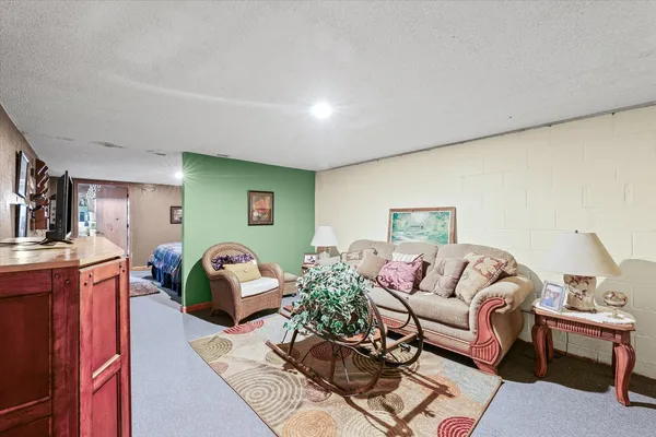 $545,000 | 945 Troy Phillips Road, Monticello, IL 61856