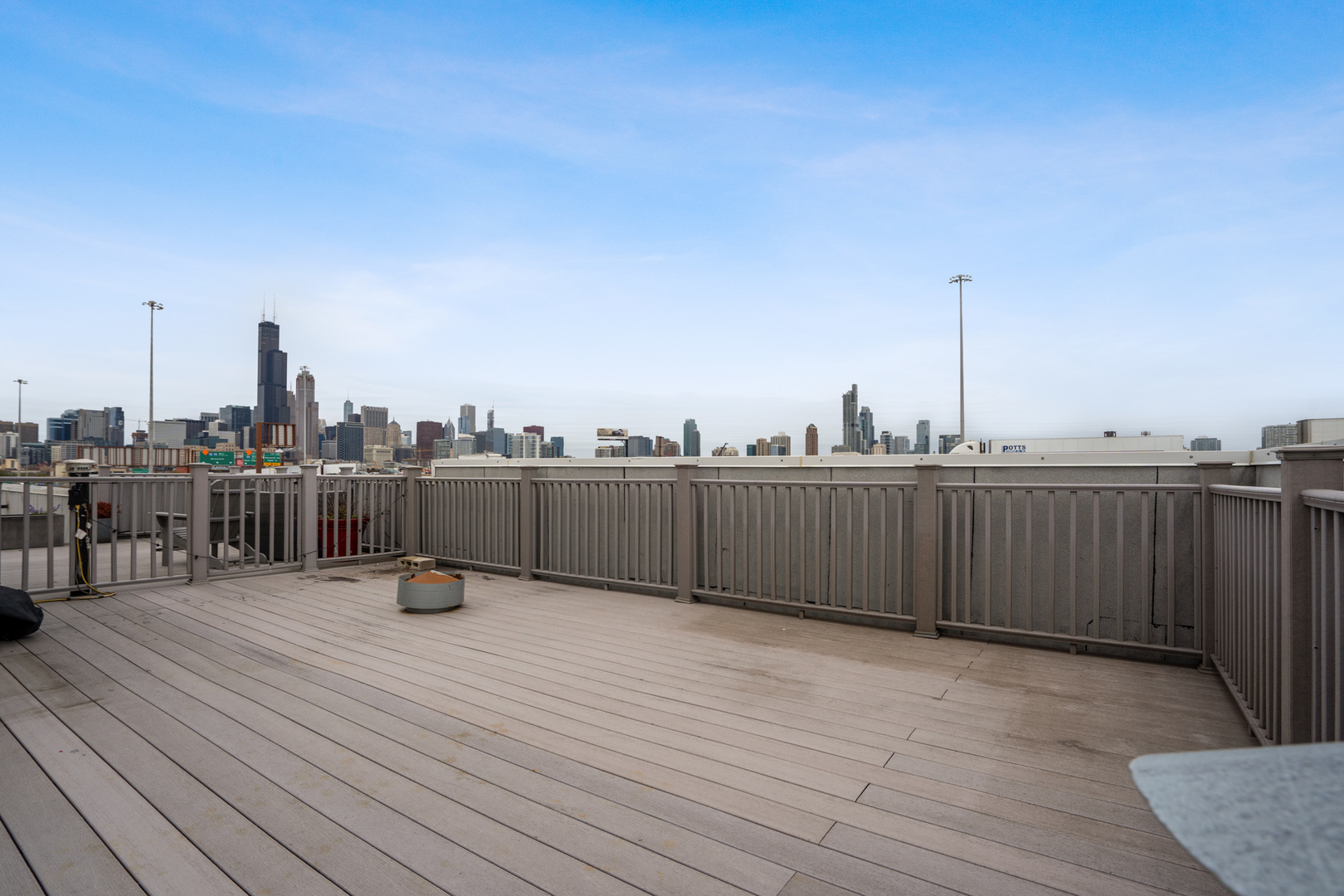 721 West 15th Street Chicago, IL 60607 - Photo 27 of 27 a view of a terrace