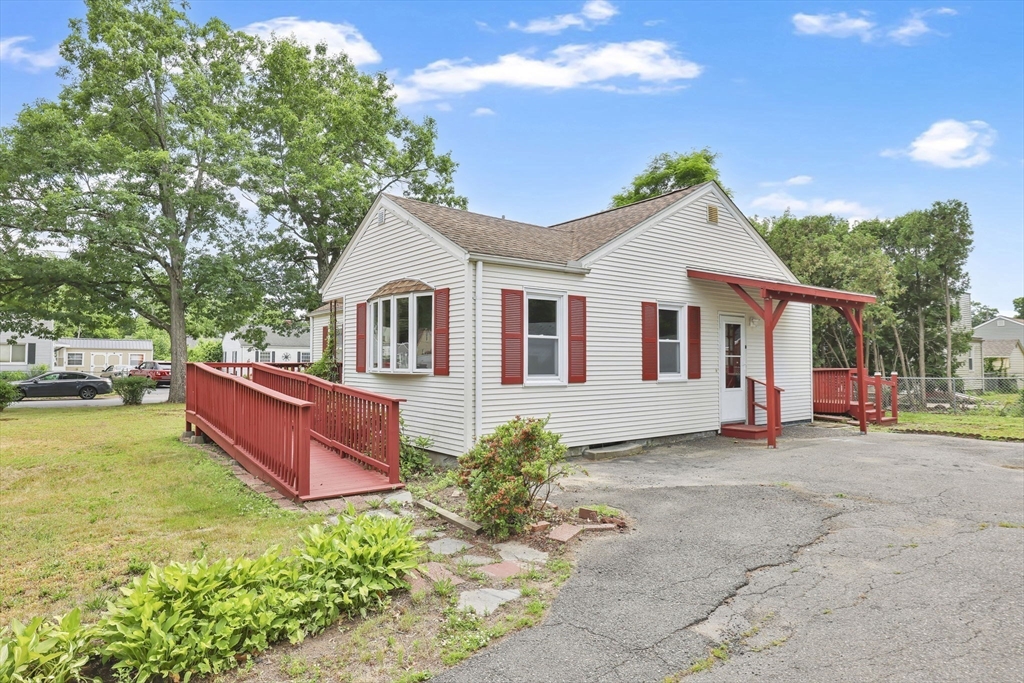 232 Almira Road Springfield, MA 01119 - Photo 2 of 36