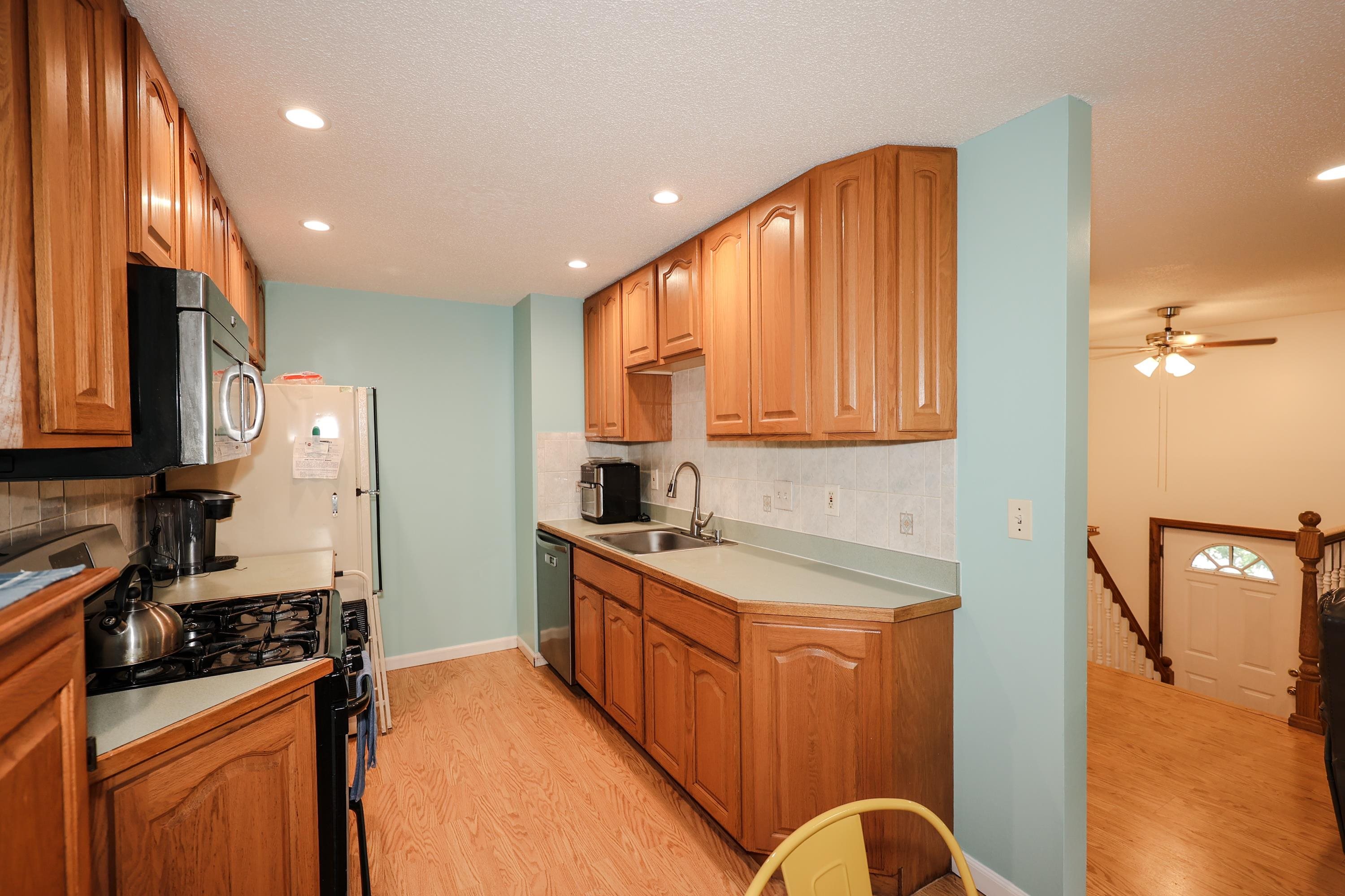 51 Cota Road Merrimack, NH 03054 - Photo 10 of 40