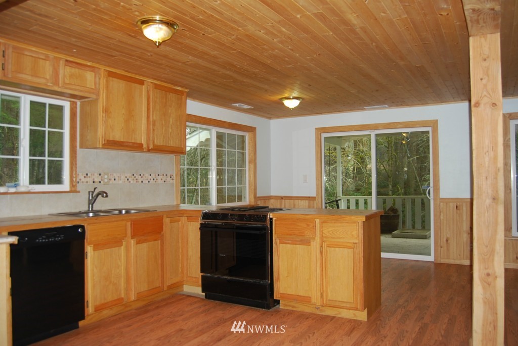 12954 Wallace Road Southeast Olalla, WA 98359 - Photo 3 of 24 Gallery Image 3