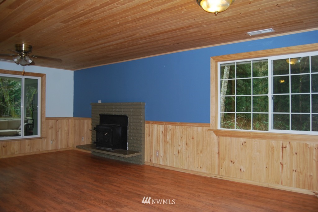 12954 Wallace Road Southeast Olalla, WA 98359 - Photo 5 of 24 Gallery Image 5