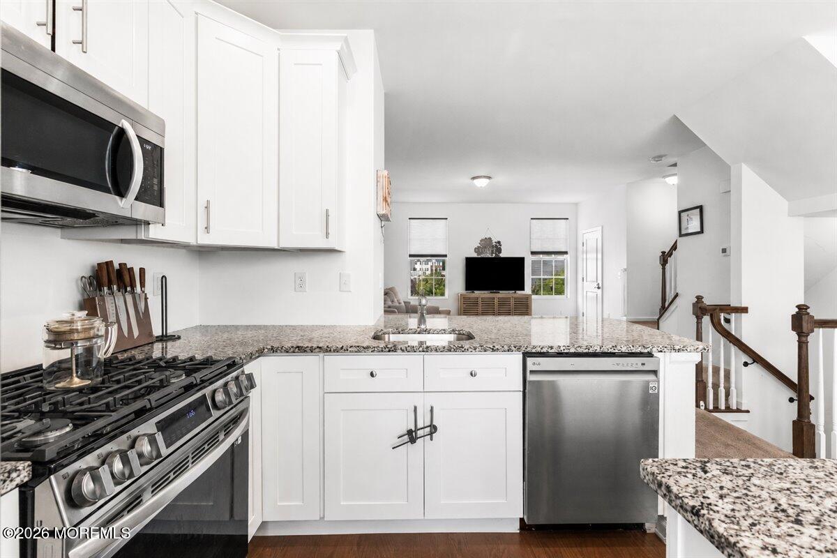 302 Prestige Road, Unit 2402 Brick, NJ 08723 - Photo 11 of 36 15-Kitchen
