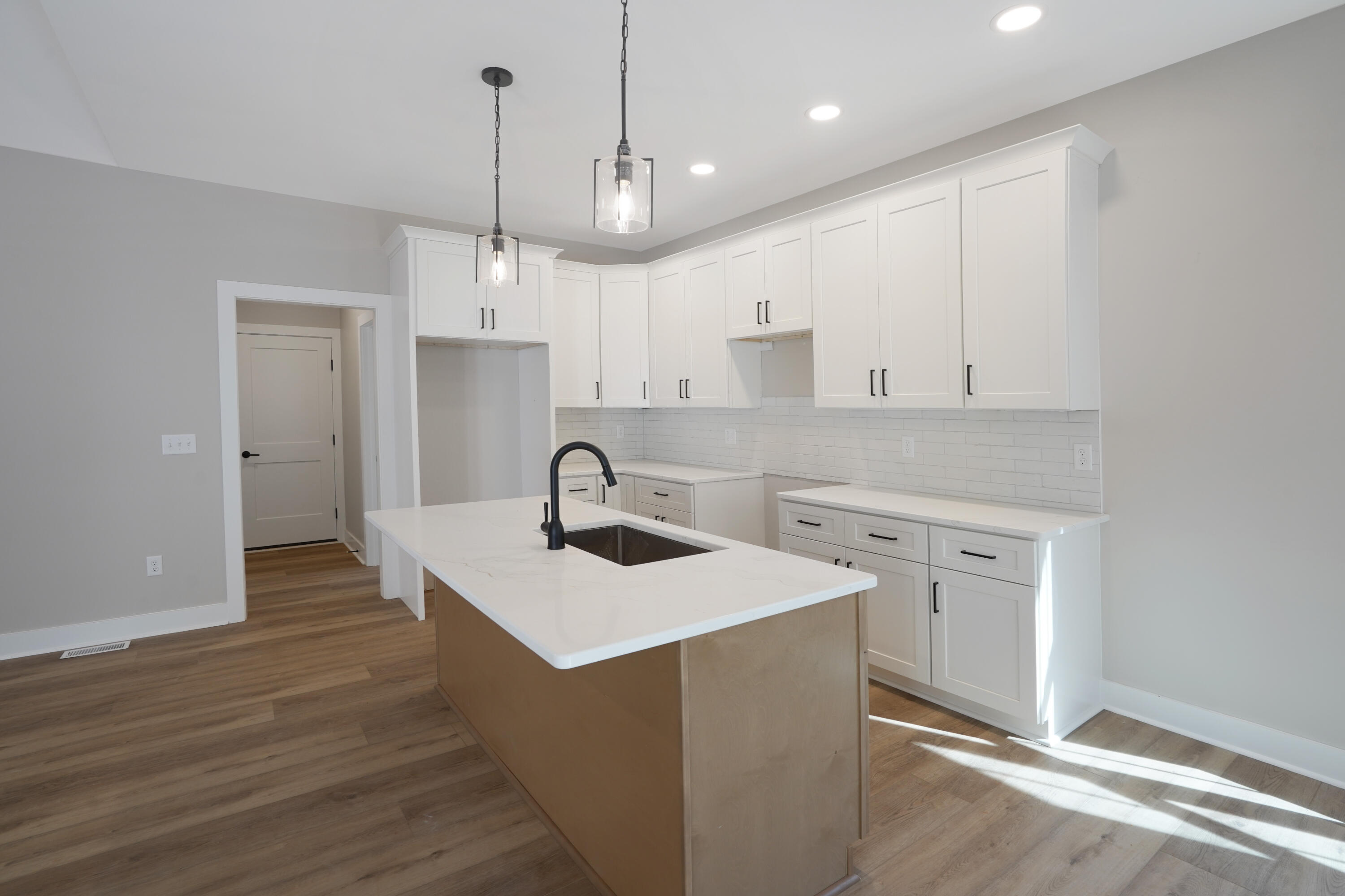 320 Periwinkle Road Moneta, VA 24121 - Photo 8 of 35 DSC09981