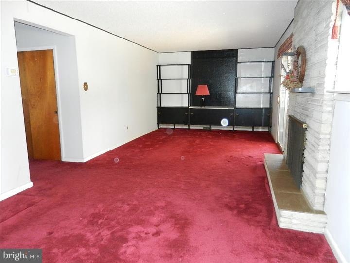 1118 Laurel Road Edgewater Park, NJ 08010 - Photo 11 of 22 Living Room