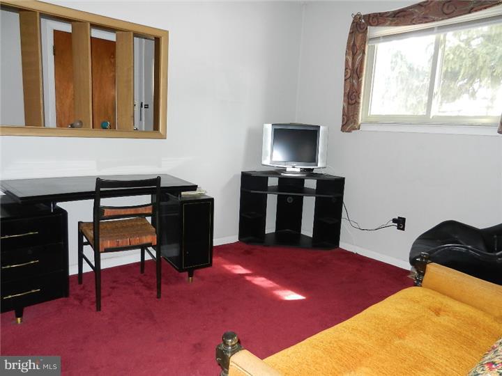 1118 Laurel Road Edgewater Park, NJ 08010 - Photo 9 of 22 Dining Room