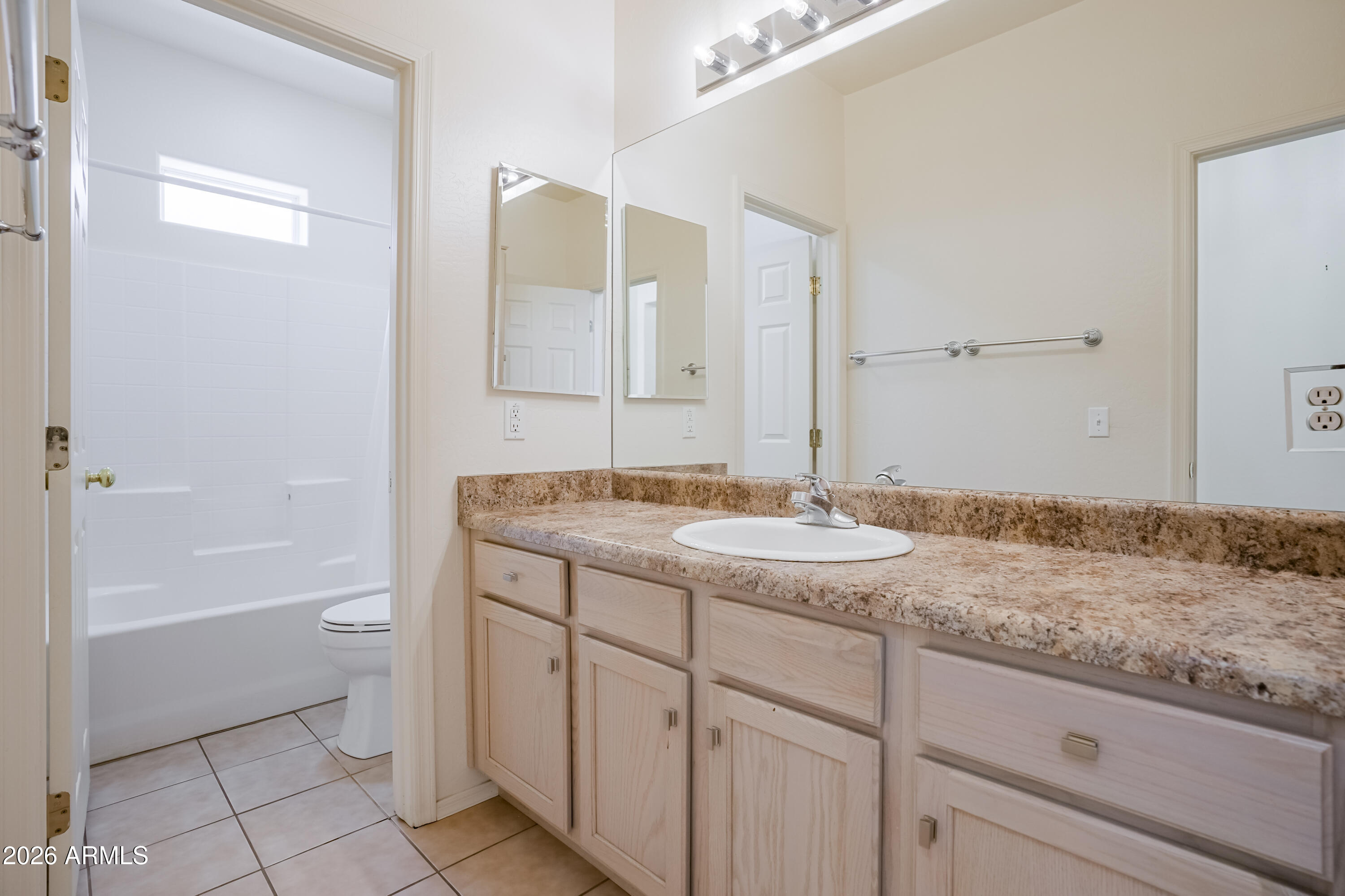 622 King Copper Road Clarkdale, AZ 86324 - Photo 18 of 36 Guest Bathroom (1)