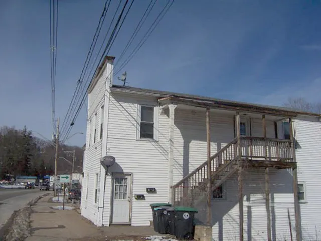 $1,200 | 31 North Main Street, Unit 1, Franklin, NH 03235