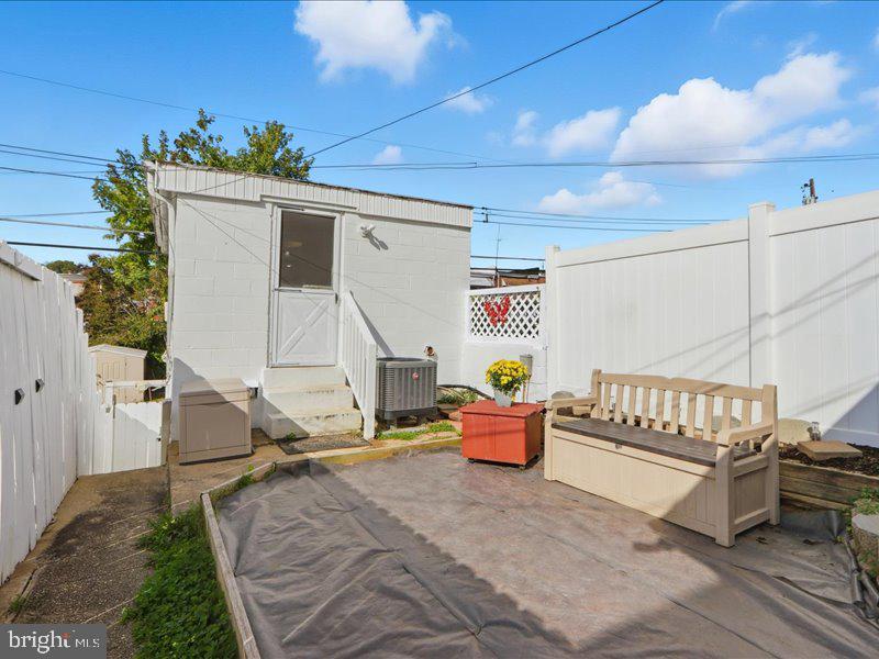 4344 Annapolis Road Halethorpe, MD 21227 - Photo 28 of 35 a outdoor space with sitting area