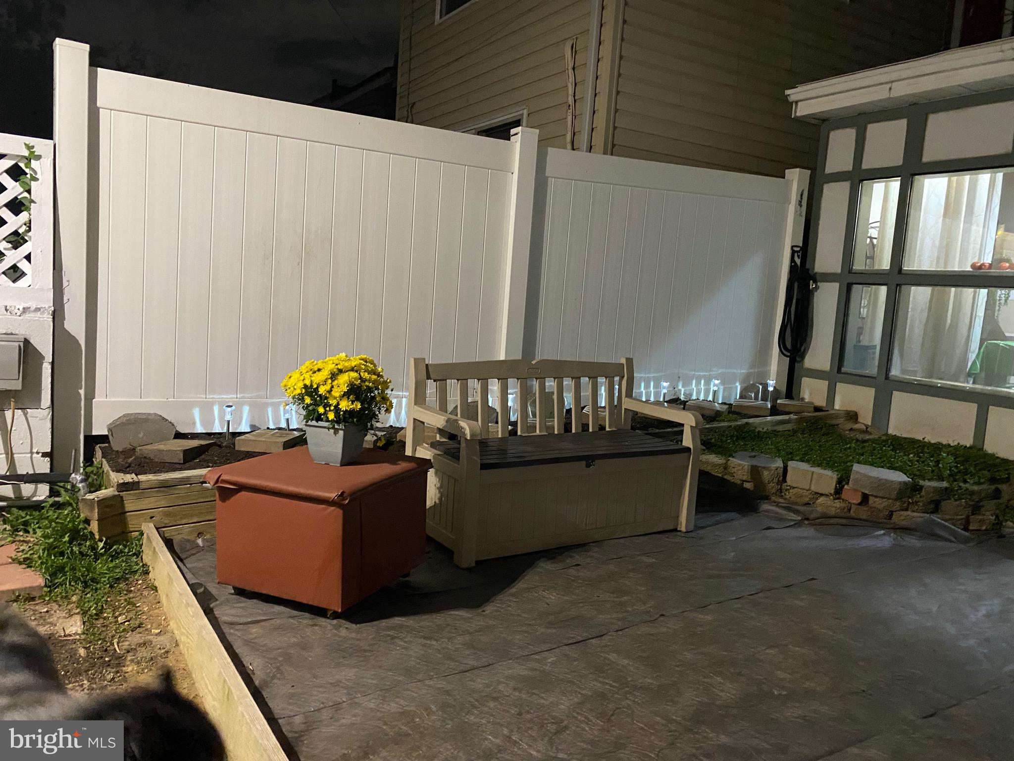 4344 Annapolis Road Halethorpe, MD 21227 - Photo 33 of 35 a living room with furniture and a window