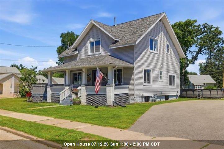 427 5th Street Waupaca, WI 54981 - Photo 1 of 45