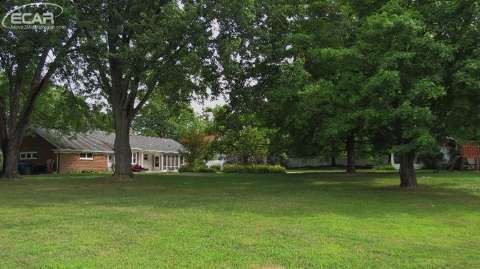 809 West Broad Street Linden, MI 48451 - Photo 24 of 48 20447121-23.JPG