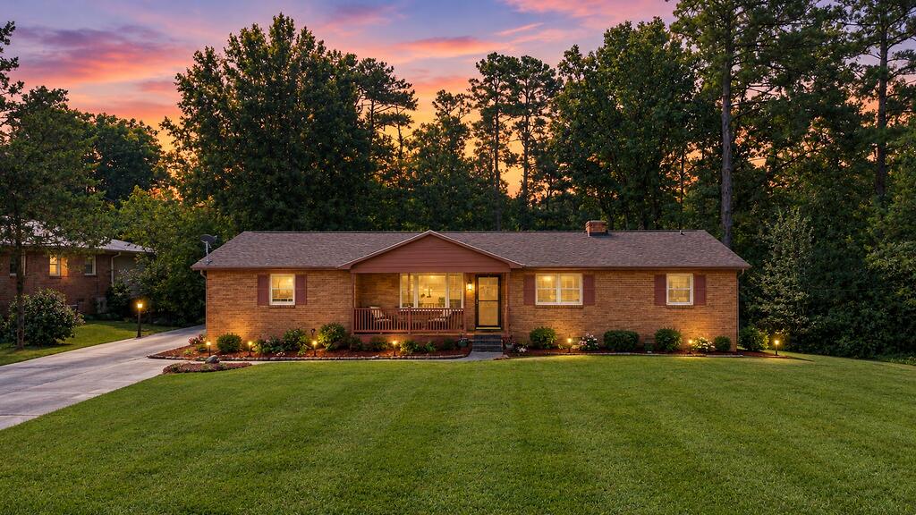 404 Lake Forest Road Greenwood, SC 29649 - Photo 1 of 32 Gallery Image 1