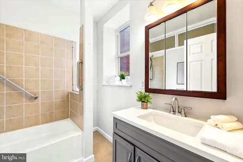 $245,000 | 1215 North Randolph Street, Unit 2, Philadelphia, PA 19122
