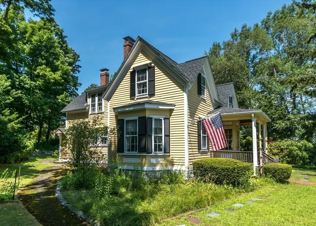$950,000 | 326 Bacon Street, Waltham, MA 02451