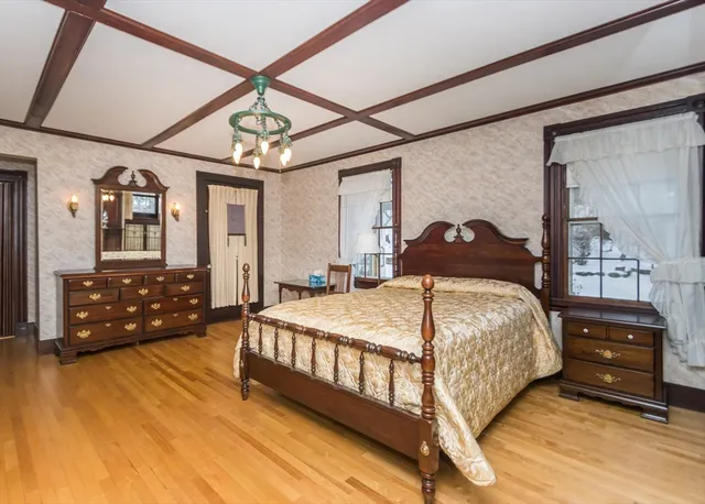 $950,000 | 326 Bacon Street, Waltham, MA 02451