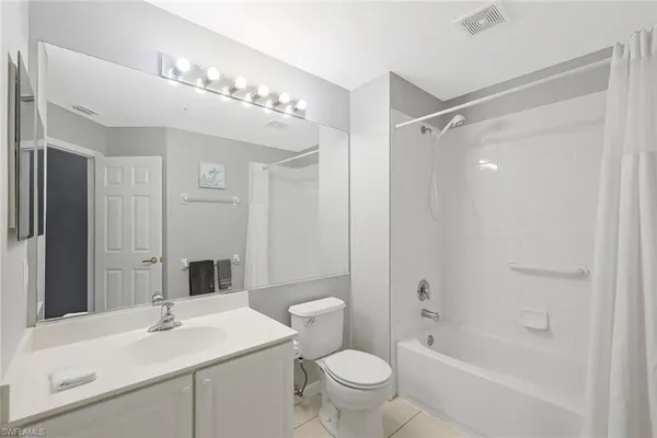 $5,000 | 836 Hampton Circle, Unit 171, Naples, FL 34105