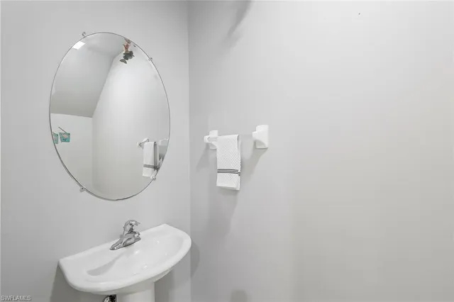 $5,000 | 836 Hampton Circle, Unit 171, Naples, FL 34105