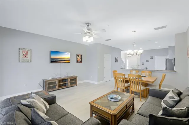 $5,000 | 836 Hampton Circle, Unit 171, Naples, FL 34105